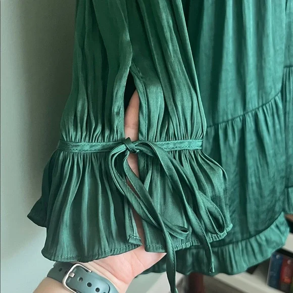 O.P.T Chic Long Sleeve Green Dress - Picture 4 of 6